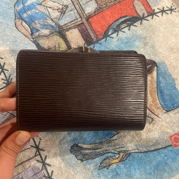 Louis Vuitton Brown Epi Leather Wallet with COA - Picture 2 of 6